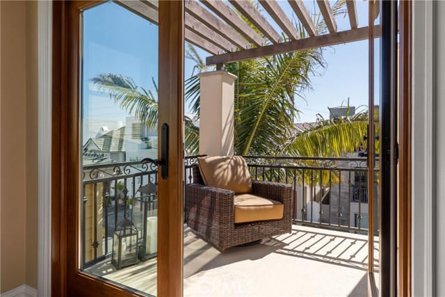437 27th Street, Manhattan Beach, California 90266, 4 Bedrooms Bedrooms, ,3 BathroomsBathrooms,Residential,Sold,27th,SB21036239
