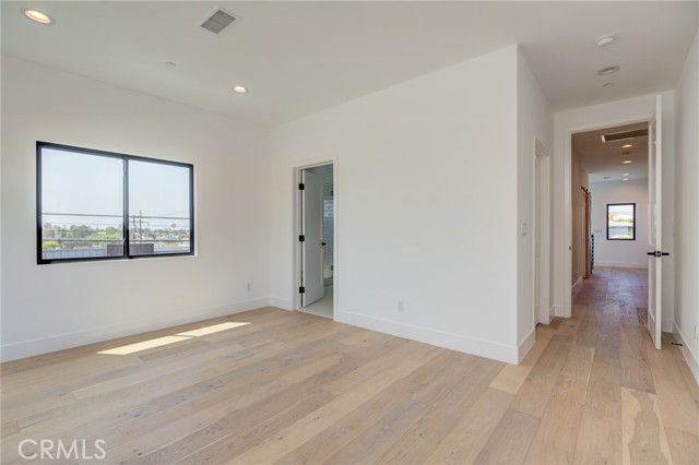 1130 21st Street, Manhattan Beach, California 90266, 5 Bedrooms Bedrooms, ,4 BathroomsBathrooms,Residential,Sold,21st,SB21098347