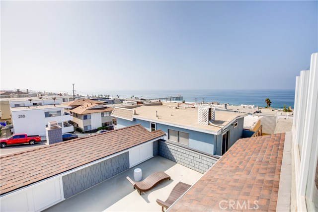 225 15th Street, Manhattan Beach, California 90266, 4 Bedrooms Bedrooms, ,1 BathroomBathrooms,Residential,Sold,15th,SB20180617