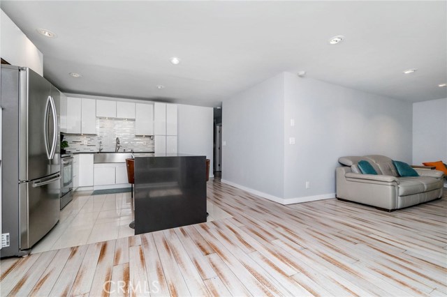 635 Prospect Avenue, Redondo Beach, California 90277, 3 Bedrooms Bedrooms, ,2 BathroomsBathrooms,Residential,Sold,Prospect,SB20111745
