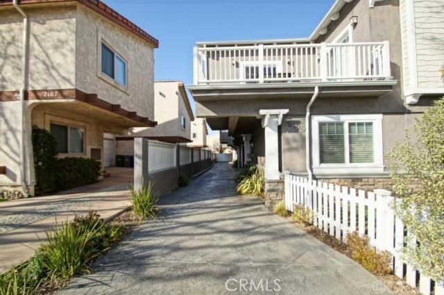 2109 Grant Avenue, Redondo Beach, California 90278, 4 Bedrooms Bedrooms, ,3 BathroomsBathrooms,Residential,Sold,Grant,SB17276588