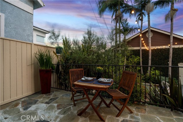 618 Avenue C, Redondo Beach, California 90277, 3 Bedrooms Bedrooms, ,2 BathroomsBathrooms,Residential,Sold,Avenue C,SB20188515