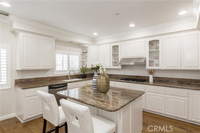 2515 Voorhees Avenue, Redondo Beach, California 90278, 4 Bedrooms Bedrooms, ,4 BathroomsBathrooms,Residential,Sold,Voorhees,SB18062969