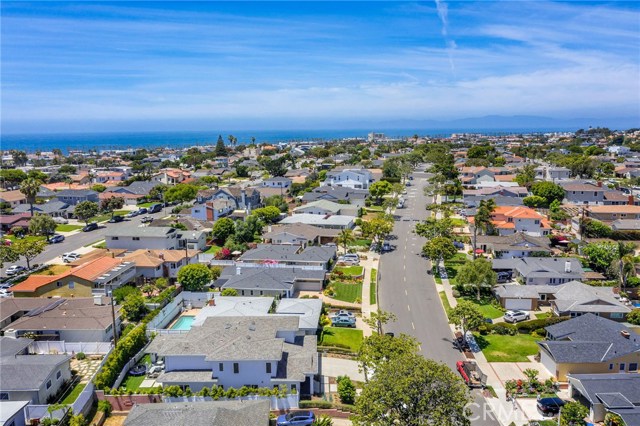 1325 Gertruda Avenue, Redondo Beach, California 90277, 5 Bedrooms Bedrooms, ,4 BathroomsBathrooms,Residential,Sold,Gertruda,SB20095721