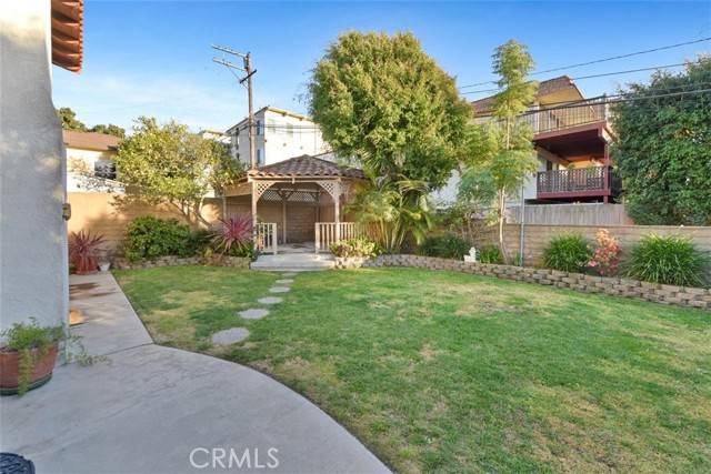 512 Knob Hill Avenue, Redondo Beach, California 90277, 4 Bedrooms Bedrooms, ,2 BathroomsBathrooms,Residential,Sold,Knob Hill,SB21044060