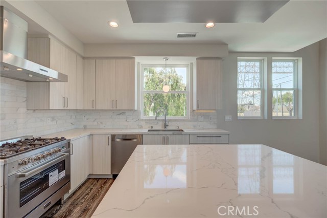 2707 Rockefeller Lane, Redondo Beach, California 90278, 4 Bedrooms Bedrooms, ,5 BathroomsBathrooms,Residential,Sold,Rockefeller,PV19136764