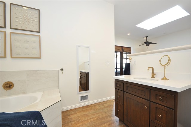 1019 Spencer Street, Redondo Beach, California 90277, 3 Bedrooms Bedrooms, ,2 BathroomsBathrooms,Residential,Sold,Spencer,SB18286232