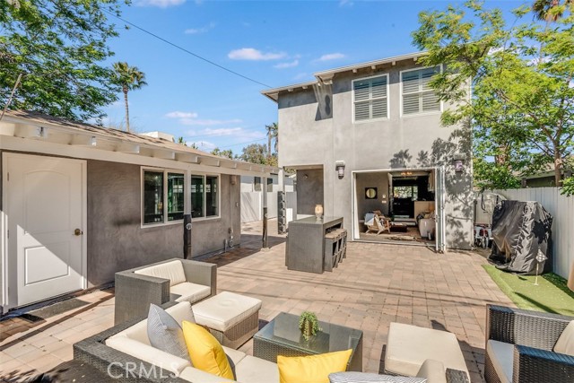 2305 Oak Avenue, Manhattan Beach, California 90266, 3 Bedrooms Bedrooms, ,2 BathroomsBathrooms,Residential,Sold,Oak,PW21077837