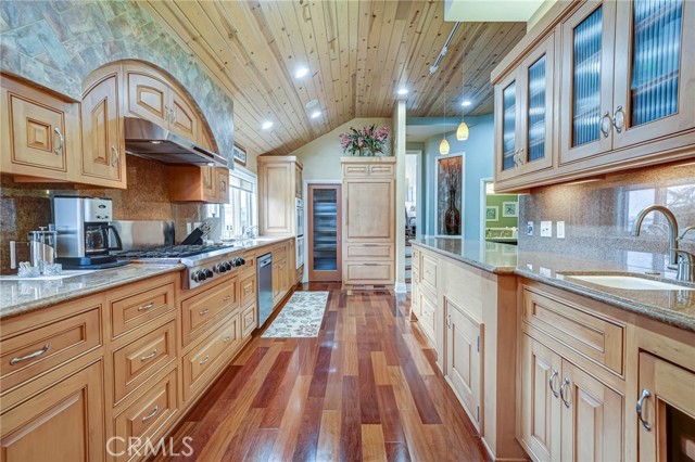 517 12th Street, Manhattan Beach, California 90266, 4 Bedrooms Bedrooms, ,3 BathroomsBathrooms,Residential,Sold,12th,SB21070513