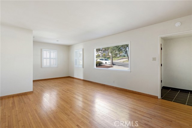 1327 Helberta Avenue, Redondo Beach, California 90277, 3 Bedrooms Bedrooms, ,1 BathroomBathrooms,Residential,Sold,Helberta,SB20260522