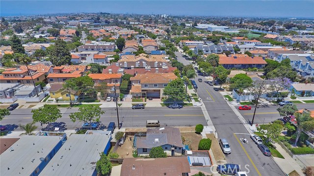 201 Juanita Avenue, Redondo Beach, California 90277, 2 Bedrooms Bedrooms, ,1 BathroomBathrooms,Residential,Sold,Juanita,OC17151838