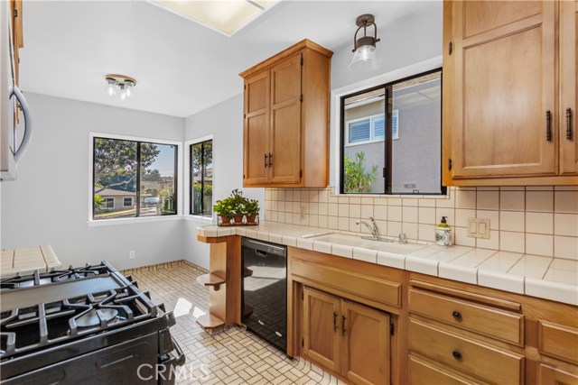 1312 Helberta Avenue, Redondo Beach, California 90277, 3 Bedrooms Bedrooms, ,1 BathroomBathrooms,Residential,Sold,Helberta,SB20199358