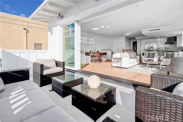 2204 Alma Avenue, Manhattan Beach, California 90266, 4 Bedrooms Bedrooms, ,3 BathroomsBathrooms,Residential,Sold,Alma,SB19265065