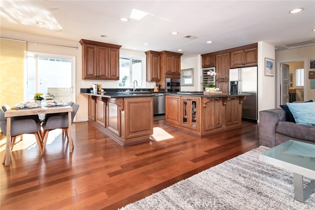 1156 9th Street, Hermosa Beach, California 90254, 3 Bedrooms Bedrooms, ,1 BathroomBathrooms,Residential,Sold,9th,SB20005266