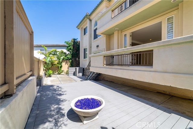 Private low maintenance yard