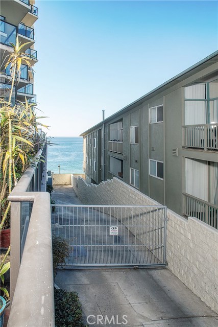531 Esplanade, Redondo Beach, California 90277, 2 Bedrooms Bedrooms, ,2 BathroomsBathrooms,Residential,Sold,Esplanade,SW20187522