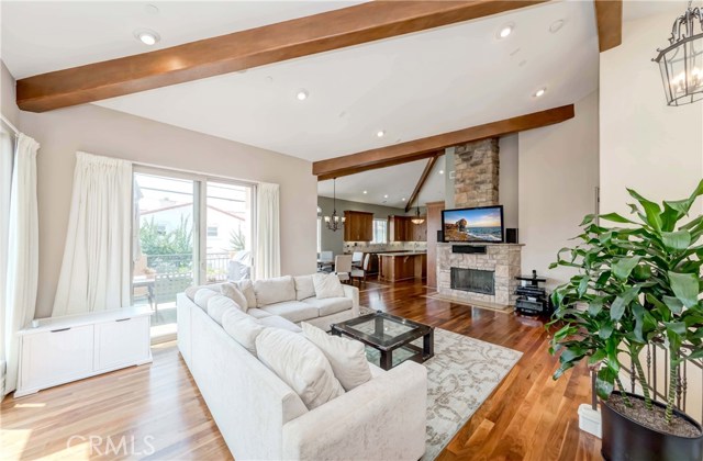 2201 Mathews, Redondo Beach, California 90278, 4 Bedrooms Bedrooms, ,3 BathroomsBathrooms,Residential,Sold,Mathews,WS20175587