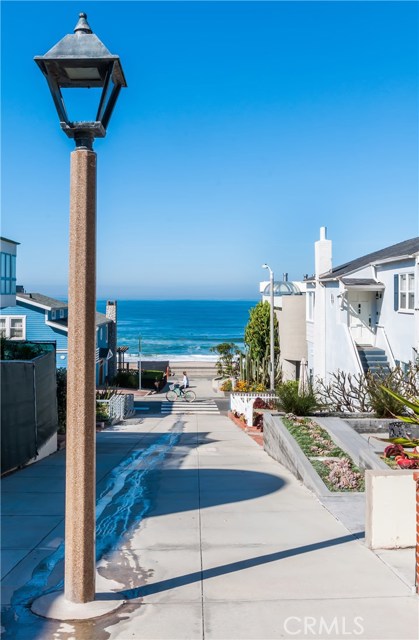 132 16th Street, Manhattan Beach, California 90266, 4 Bedrooms Bedrooms, ,4 BathroomsBathrooms,Residential,Sold,16th,SB17111373