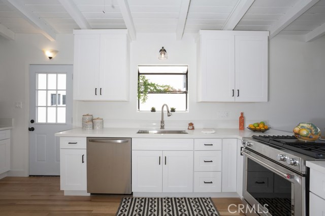 1116 2nd Street, Hermosa Beach, California 90254, 3 Bedrooms Bedrooms, ,1 BathroomBathrooms,Residential,Sold,2nd,SB20030434