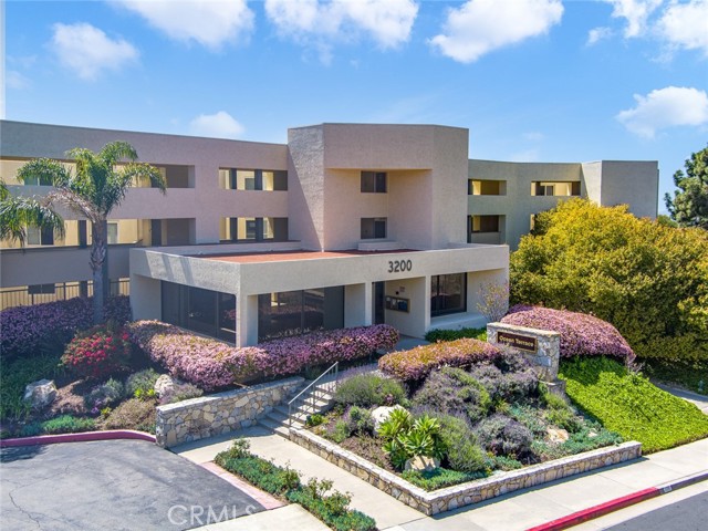 3200 La Rotonda Drive, Rancho Palos Verdes, California 90275, 2 Bedrooms Bedrooms, ,2 BathroomsBathrooms,Residential,Sold,La Rotonda,PV21075544