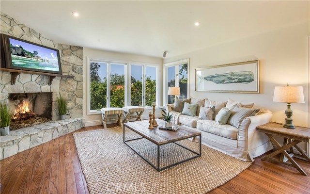 701 Cloyden Road, Palos Verdes Estates, California 90274, 4 Bedrooms Bedrooms, ,2 BathroomsBathrooms,Residential,Sold,Cloyden,PV17083920