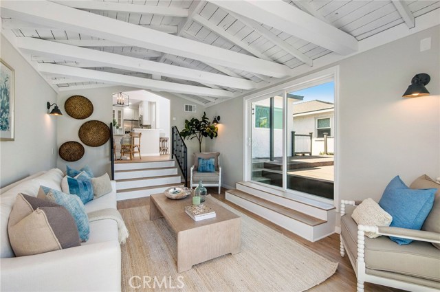 1012 Rosecrans Avenue, Manhattan Beach, California 90266, 3 Bedrooms Bedrooms, ,1 BathroomBathrooms,Residential,Sold,Rosecrans,SB20083912