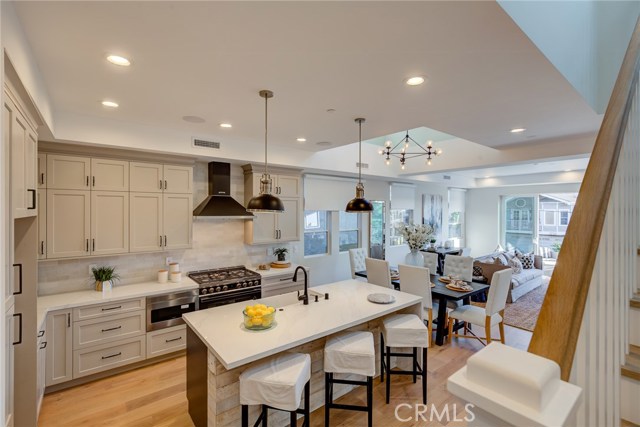 1711 Haynes Lane, Redondo Beach, California 90278, 3 Bedrooms Bedrooms, ,4 BathroomsBathrooms,Residential,Sold,Haynes,PV19232617