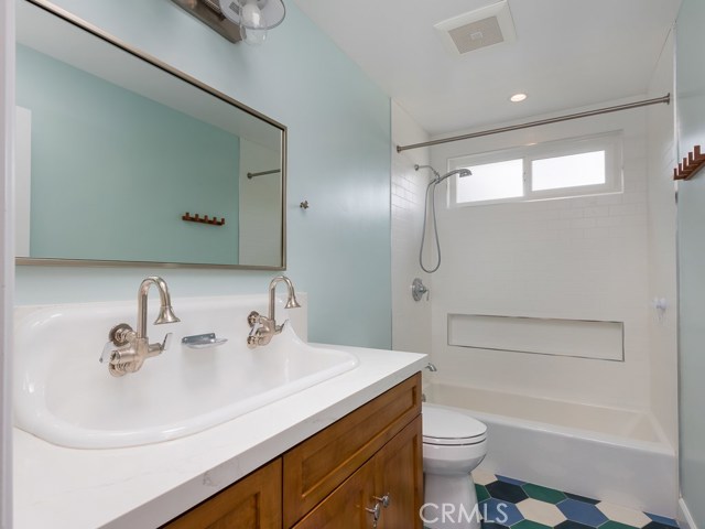 2312 Huntington Lane, Redondo Beach, California 90278, 4 Bedrooms Bedrooms, ,2 BathroomsBathrooms,Residential,Sold,Huntington,SB20214766