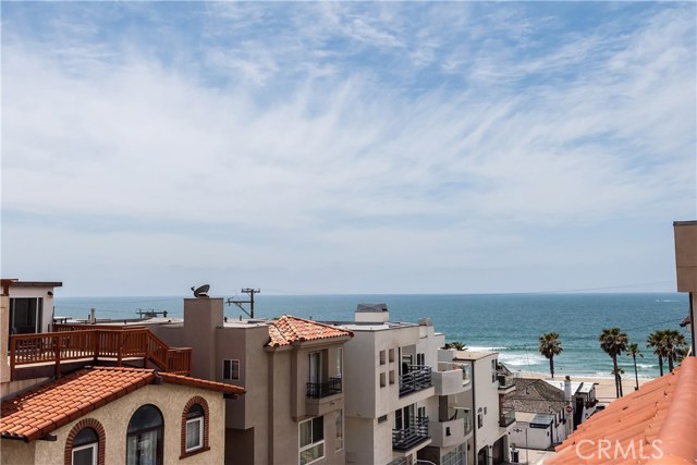 205 40th Street, Manhattan Beach, California 90266, 2 Bedrooms Bedrooms, ,1 BathroomBathrooms,Residential,Sold,40th,SB20076163