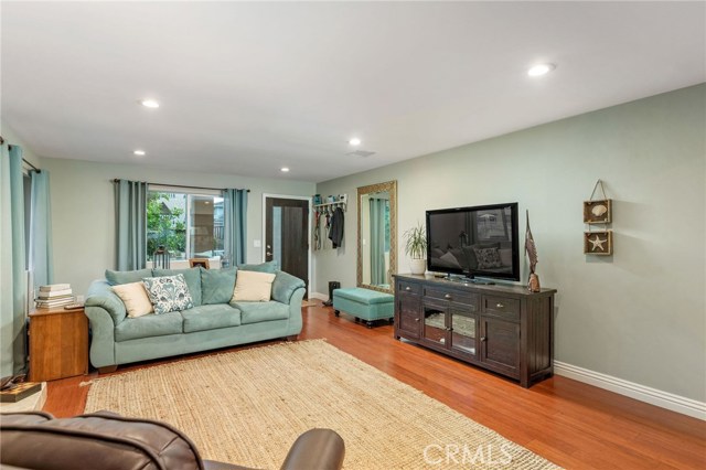 616 Garnet Street, Redondo Beach, California 90277, 4 Bedrooms Bedrooms, ,2 BathroomsBathrooms,Residential,Sold,Garnet,SB20102814