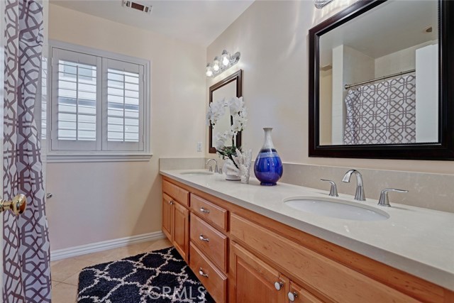 2004 Gates Avenue, Redondo Beach, California 90278, 4 Bedrooms Bedrooms, ,2 BathroomsBathrooms,Residential,Sold,Gates,SB18097486