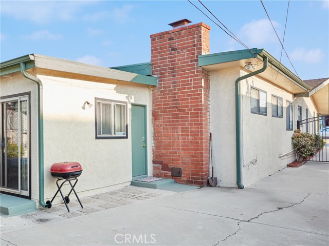 3 Bed Home for Sale in Hawthorne, California