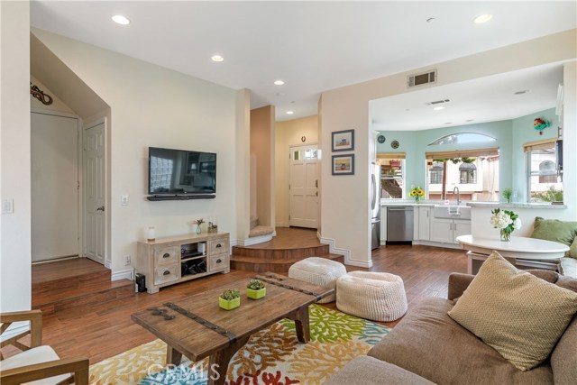 1516 Ford Avenue, Redondo Beach, California 90278, 3 Bedrooms Bedrooms, ,2 BathroomsBathrooms,Residential,Sold,Ford,SB20183084