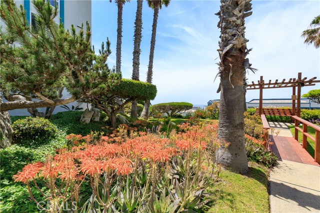 640 The Village, Redondo Beach, California 90277, 1 Bedroom Bedrooms, ,1 BathroomBathrooms,Residential,Sold,The Village,PV18253400