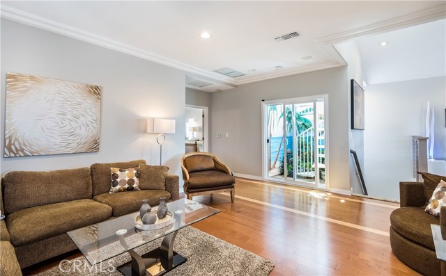 205 Helberta Avenue, Redondo Beach, California 90277, 4 Bedrooms Bedrooms, ,3 BathroomsBathrooms,Residential,Sold,Helberta,SB18113990