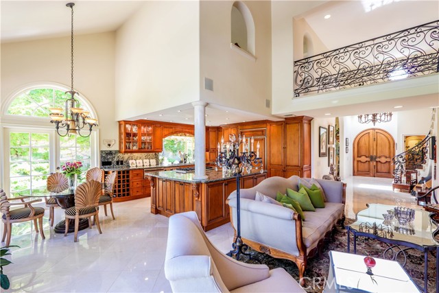 High ceilings in Family/Living/Kitchen nook creating light/bright ambiance.