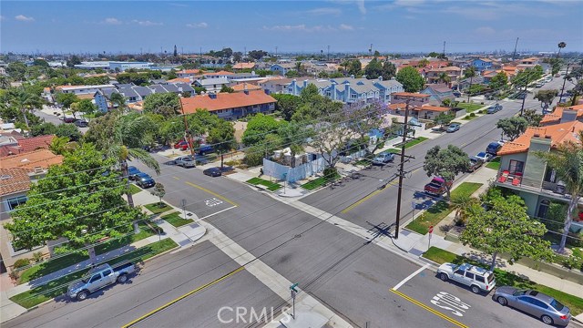 201 Juanita Avenue, Redondo Beach, California 90277, 2 Bedrooms Bedrooms, ,1 BathroomBathrooms,Residential,Sold,Juanita,OC17151838