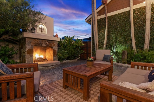 618 Avenue C, Redondo Beach, California 90277, 3 Bedrooms Bedrooms, ,2 BathroomsBathrooms,Residential,Sold,Avenue C,SB20188515