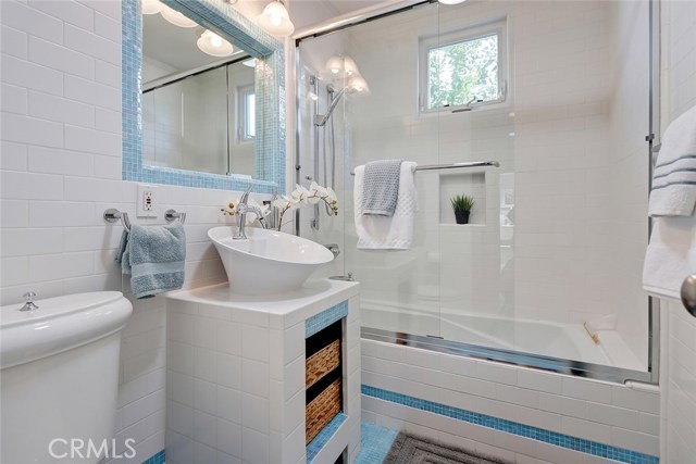 1057 8th Place, Hermosa Beach, California 90254, 5 Bedrooms Bedrooms, ,3 BathroomsBathrooms,Residential,Sold,8th,SB19212583