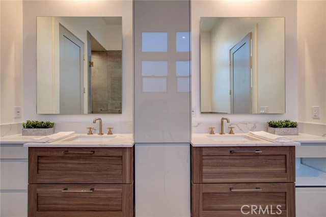 602 Irena Avenue, Redondo Beach, California 90277, 4 Bedrooms Bedrooms, ,4 BathroomsBathrooms,Residential,Sold,Irena,PV19131744