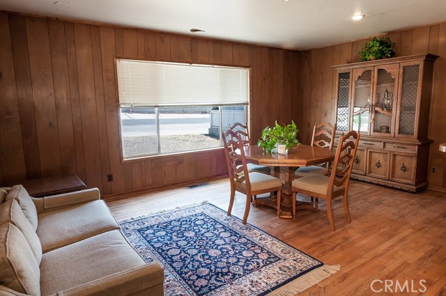 Dining area - front window