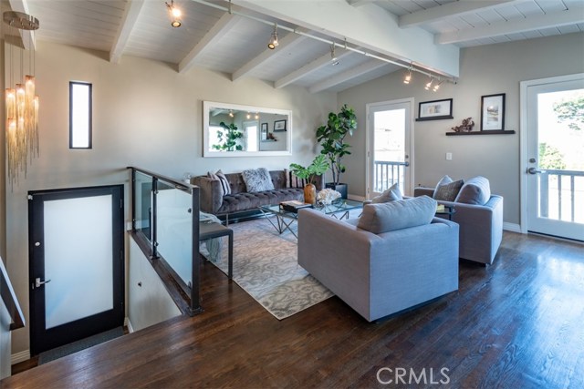 1244 20th Street, Hermosa Beach, California 90254, 3 Bedrooms Bedrooms, ,2 BathroomsBathrooms,Residential,Sold,20th,SB20010972