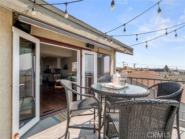 1630 Manhattan Avenue, Hermosa Beach, California 90254, 2 Bedrooms Bedrooms, ,2 BathroomsBathrooms,Residential,Sold,Manhattan,SB20223870