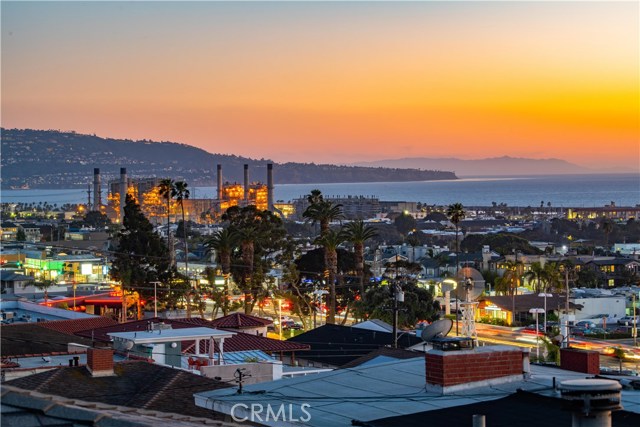 942 15th Street, Hermosa Beach, California 90254, 4 Bedrooms Bedrooms, ,2 BathroomsBathrooms,Residential,Sold,15th,SB20137355