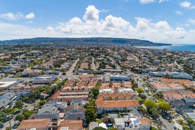 202 Helberta Avenue, Redondo Beach, California 90277, 3 Bedrooms Bedrooms, ,2 BathroomsBathrooms,Residential,Sold,Helberta,SB20063398