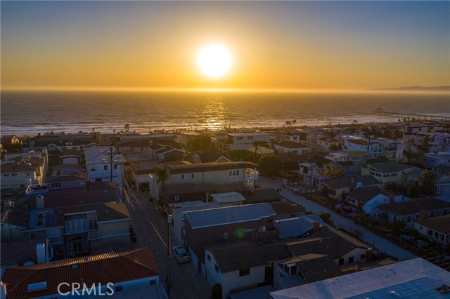 524 4th Street, Manhattan Beach, California 90266, 4 Bedrooms Bedrooms, ,2 BathroomsBathrooms,Residential,Sold,4th,SB21061545