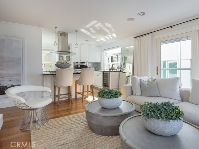 410 31st Street, Manhattan Beach, California 90266, 3 Bedrooms Bedrooms, ,2 BathroomsBathrooms,Residential,Sold,31st,SB20024556