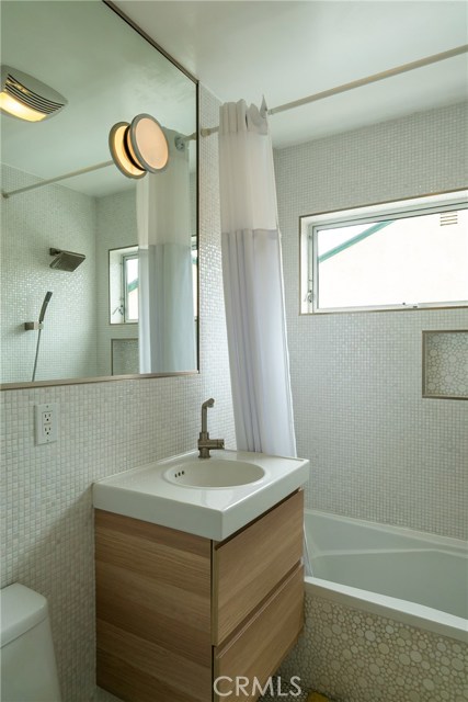 2511 Alvord Lane, Redondo Beach, California 90278, 3 Bedrooms Bedrooms, ,3 BathroomsBathrooms,Residential,Sold,Alvord,SB20062020