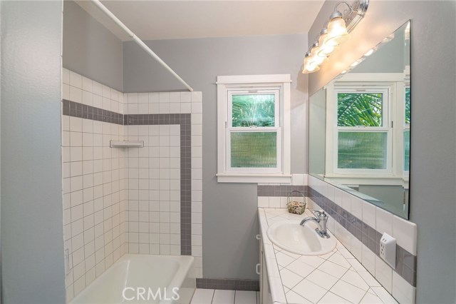 613 19th Street, Manhattan Beach, California 90266, 3 Bedrooms Bedrooms, ,2 BathroomsBathrooms,Residential,Sold,19th,SB19216606