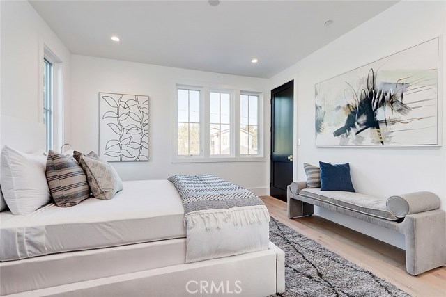 3405 Pine Avenue, Manhattan Beach, California 90266, 5 Bedrooms Bedrooms, ,4 BathroomsBathrooms,Residential,Sold,Pine,SB20165715